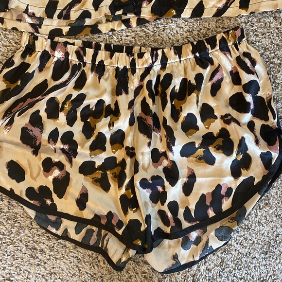 Boohoo Satin Leopard Pajama Set XL - Picture 3 of 6